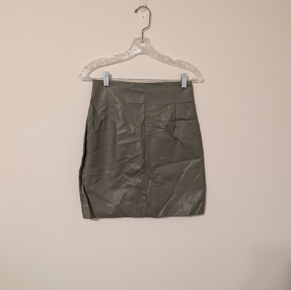 H&M Faux Leather Green Skirt Size 4